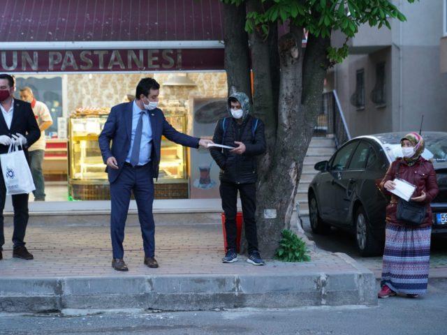 Başkan Sarıkurt’tan Emekçi Vatandaşlarımıza Maske Desteği