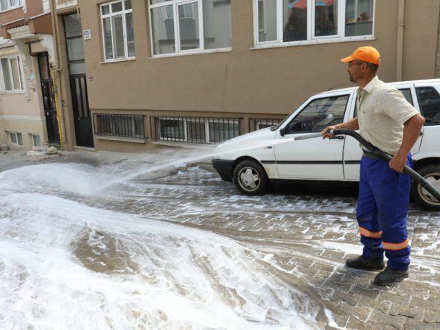 Edirne'de  sokaklar dezenfekte ediliyor