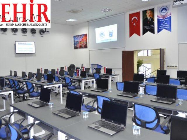 KLÜ sınavlar için bilgisayar laboratuvarlarını kullanıma açıyor