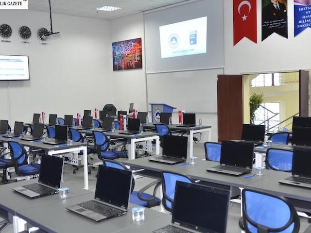 KLÜ sınavlar için bilgisayar laboratuvarlarını kullanıma açıyor