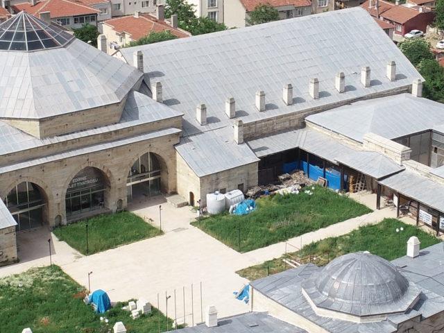 Kovid-19'a rağmen vakıf eserlerinin restorasyonu devam ediyor