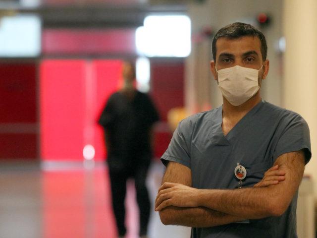 Sağlık çalışanları aileleri ile sanal ortamda bayramlaştı
