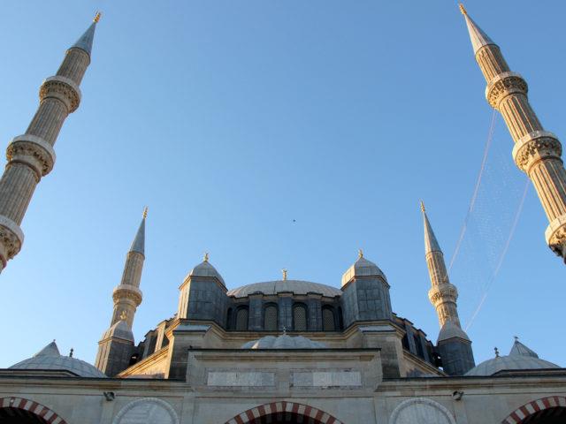 Selimiye Camisi'ndeki Ramazan Bayramı programı sosyal medyadan canlı yayınlandı