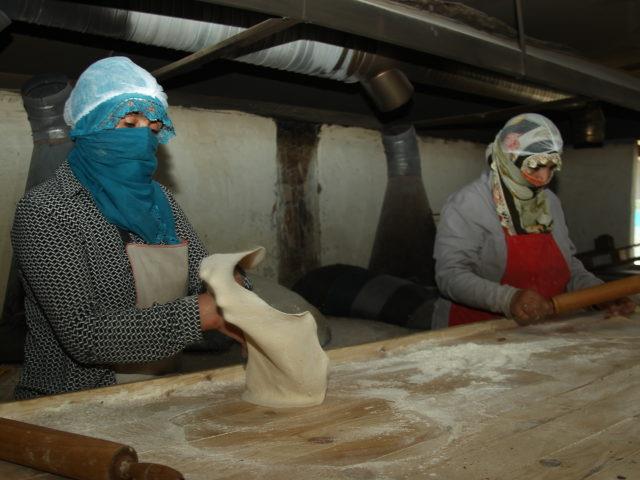 Tandır ekmeğinin lezzetini Van'dan Tekirdağ'a taşıdı