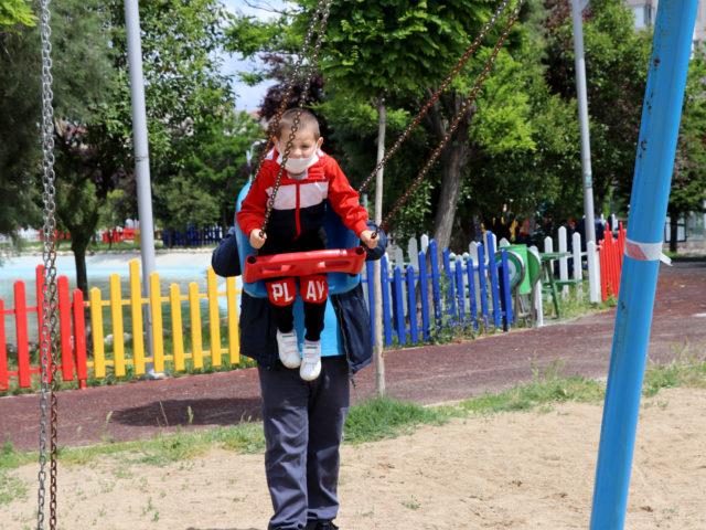 Trakya'da 14 yaş altı çocuklar park ve yeşil alanlarda eğlendi