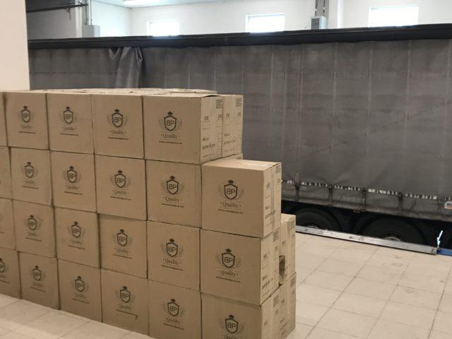 Türkiye'ye giriş yapan bir tırda milyonlarca makaron ve sigara filtresi ele geçirildi