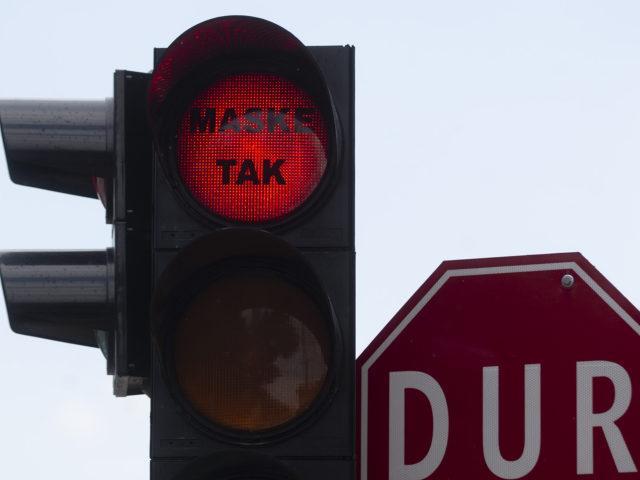 Edirne'de trafik ışıklarıyla koronavirüse karşı “maske tak” çağrısı