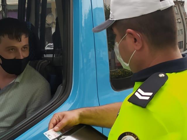 Keşan'da maske takmadan seyahat eden 4 kişiye para cezası verildi