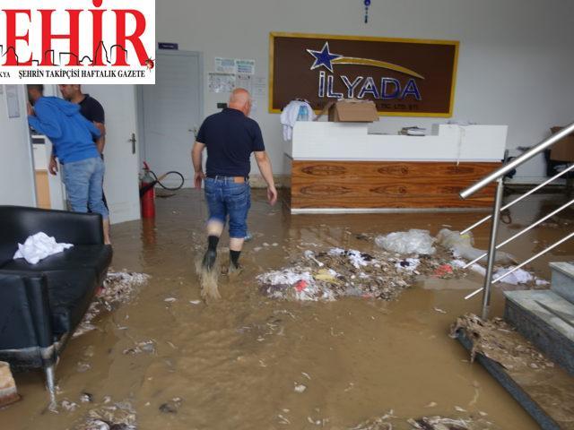 GÜNCELLEME – Kırklareli'nde şiddetli sağanak yaşamı olumsuz etkiledi