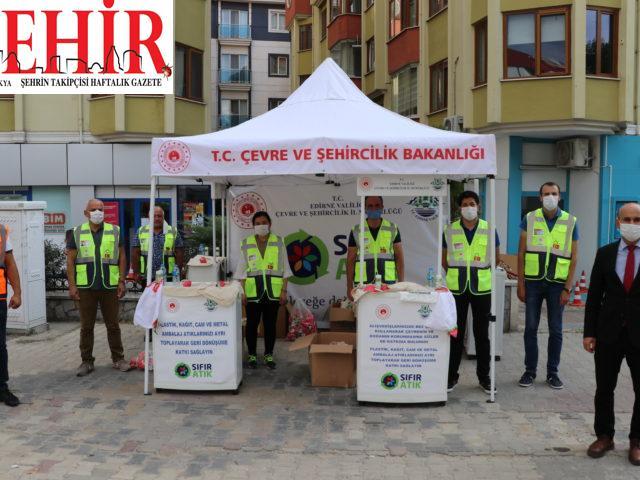 Edirne'de vatandaşlara 10 bin bez çanta ve bulaşık önlüğü dağıtıldı