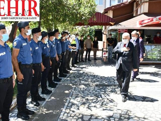 Tekirdağ Valisi Yıldırım güvenlik güçleriyle bayramlaştı