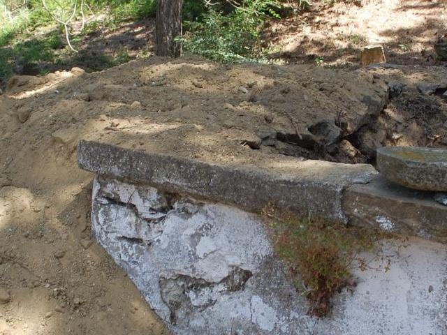 Tekirdağ'da mezarlıkta define arandığı iddiası