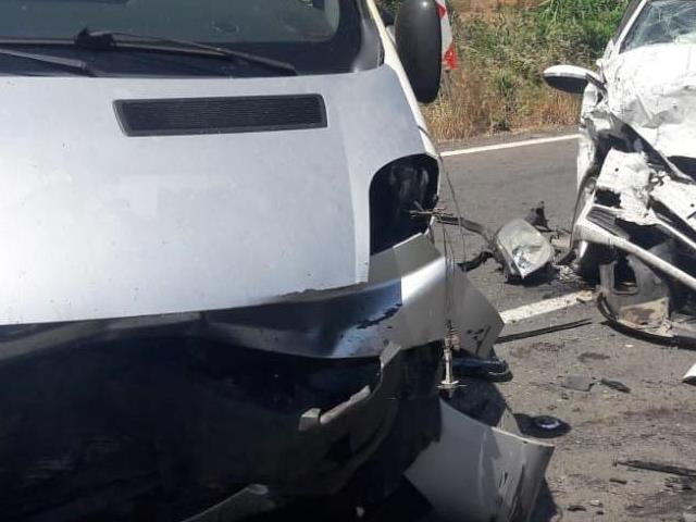 Tekirdağ'da panelvan ile otomobilin çarpışması sonucu 4 kişi yaralandı