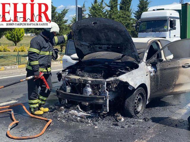 Tekirdağ'da seyir halindeki otomobil yandı