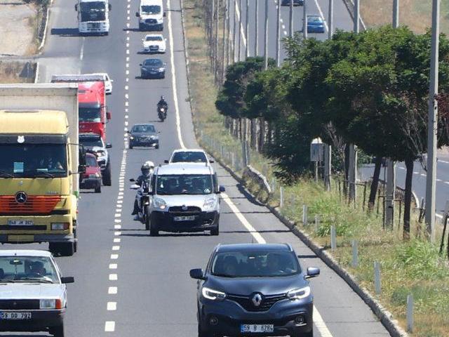 Yollarda bayram trafiği yoğunluğu