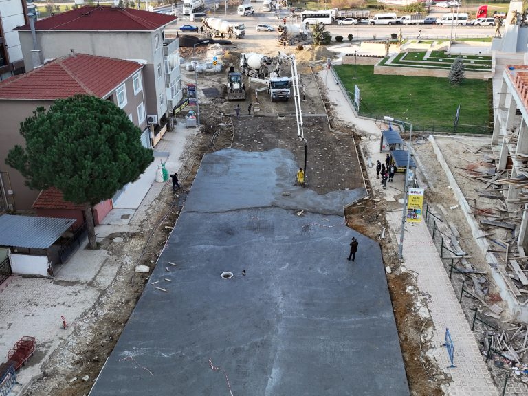 ÖZTRAK CADDESİ’NDE ALTYAPI BİTİYOR