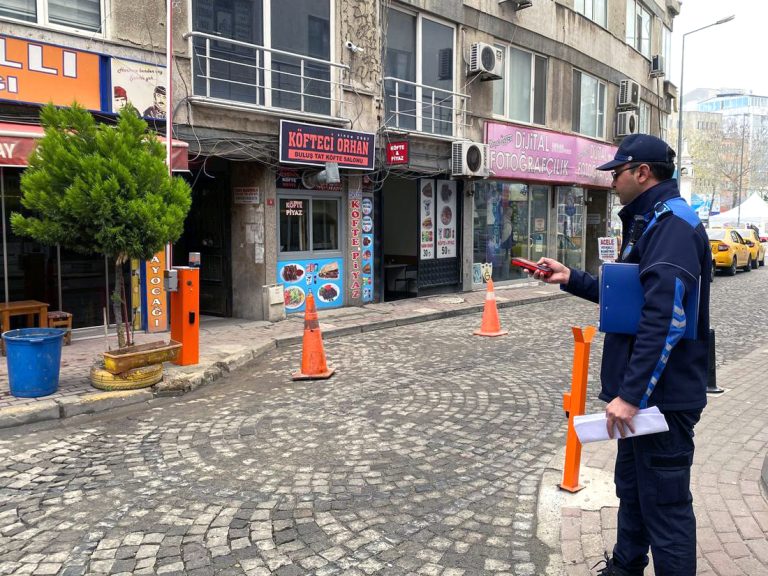 Zabıta Ekiplerinden İlan ve Reklam Vergisi Denetimi