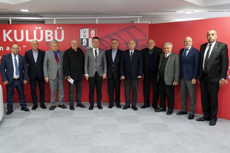 Veliefendi Hipodromu’nda “Çorlu Belediye Başkanlığı Koşusu” Düzenlendi