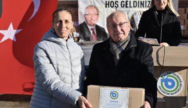 MALKARA’DA ARI ÜRETİCİLERİNE ARI KEKİ DAĞITIMI YAPILDI