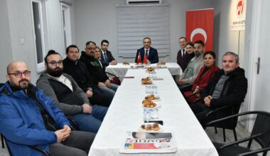 Tekirdağ Valisi Recep Soytürk, Çorlu Medya ve İletişim Mensupları Derneği’ne iade-i ziyarette bulundu.
