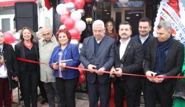 Başkan Yüksel Lotus Kafe’nin açılışına katıldı Başkan Yüksel Lotus Kafe’nin açılışına katıldı