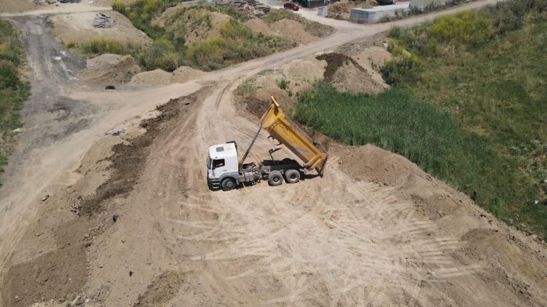 Zabıtadan kaçak hafriyata drone takibi
