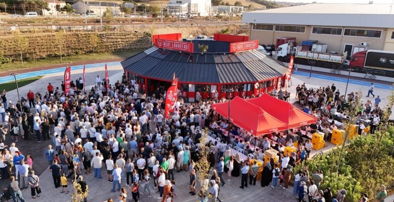 250 BİN ÖĞÜN, BİNLERCE YÜZE GÜLÜMSEME