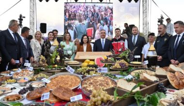 TEKİRDAĞ’IN CANDAN SOFRASINA YOĞUN İLGİ: 1. ULUSLARASI GASTRONOMİ VE BAĞCILIK FESTİVALİ COŞKUYLA BAŞLADI