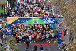 Uluslararası Çorlu Yarı Maratonu Tarihî Bir Coşkuyla Gerçekleştirildi